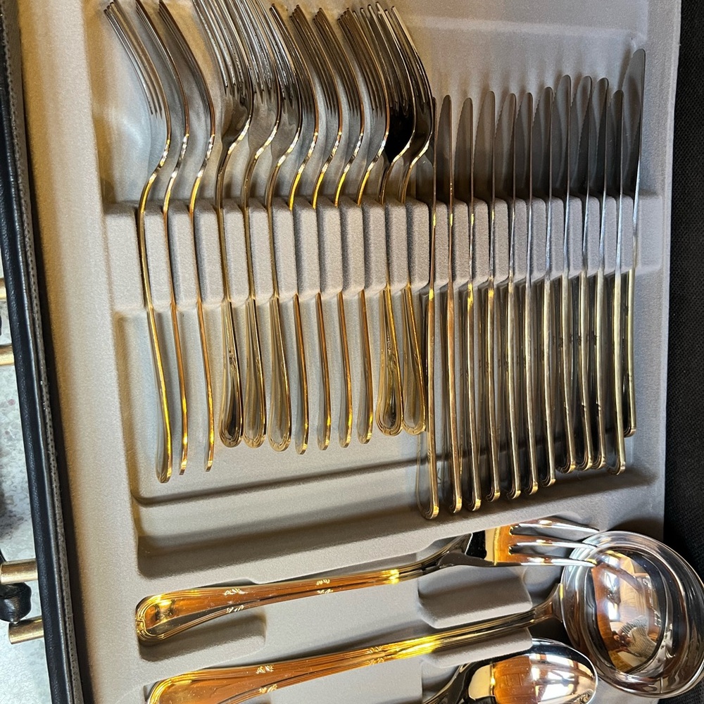 Zanetti Silverware 24 Kt. 87 pieces